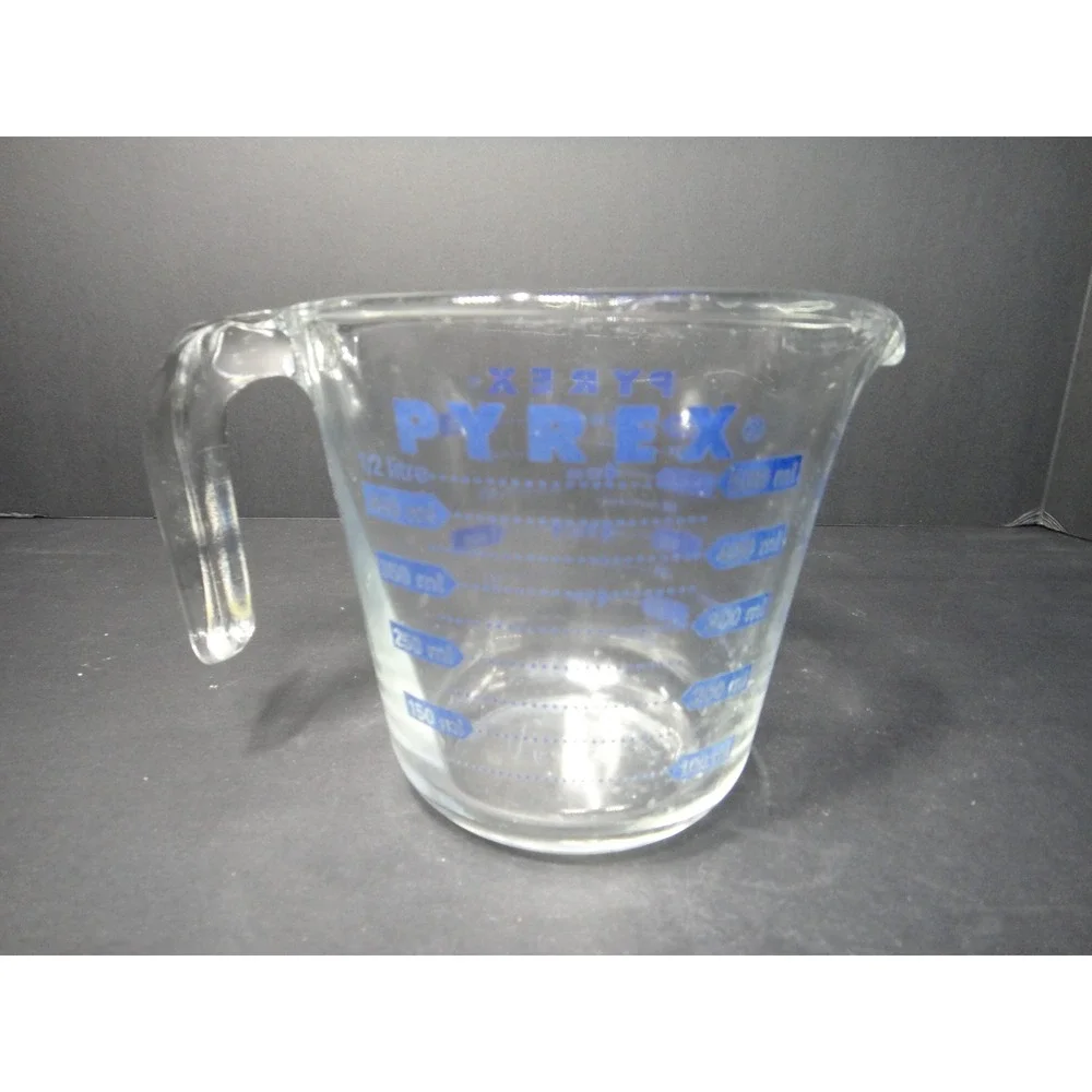 Vintage Pyrex 2 Cup Glass Measuring Cup Blue Lettering 16 oz 500 ml USA Made EUC